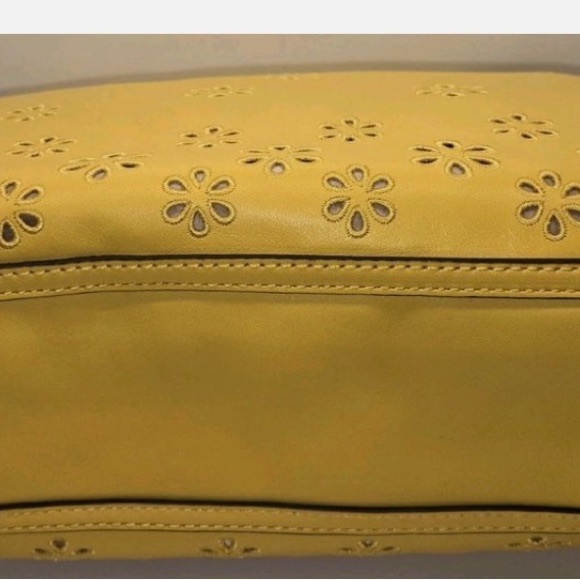 COACH POPPY Leather Daisy Eyelet Chain Tote Shoulder Bag in Marigold - Picture 5 of 6